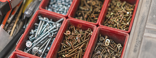 Feronerie si elemente de fixare